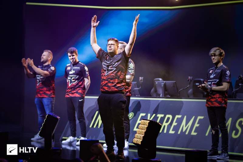 Deft成为首位达成LCK联赛3000击杀的选手