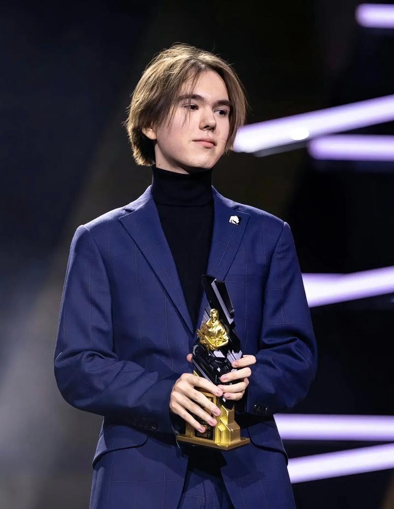 EPL S21 入围赛首日汇总：EF、M80获首胜